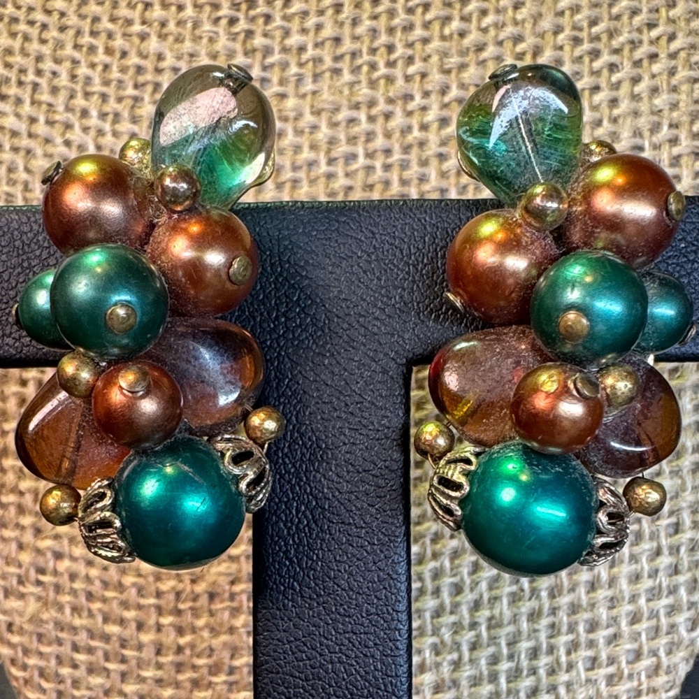 Crown Trifari Vintage signed Green Glass Copper Cluster Drop Clip-on Earrings